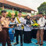 Caption : SMPN 1 Cikarang Timur, menggelar kegiatan apresiasi guru dan Market Day, pada Hari Guru Nasional 2025 Caption : SMPN 1 Cikarang Timur, menggelar kegiatan apresiasi guru dan Market Day, pada Hari Guru Nasional 2025