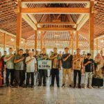 Caption : PTPN IV PalmCo melalui entitasnya yang beroperasi di Bumi Lancang Kuning, PTPN IV Regional III, tercatat menyalurkan sebanyak Rp8,1 miliar bantuan melalui program Tanggung Jawab Sosial dan Lingkungan (TJSL) sepanjang tahun 2025. Caption : PTPN IV PalmCo melalui entitasnya yang beroperasi di Bumi Lancang Kuning, PTPN IV Regional III, tercatat menyalurkan sebanyak Rp8,1 miliar bantuan melalui program Tanggung Jawab Sosial dan Lingkungan (TJSL) sepanjang tahun 2025.