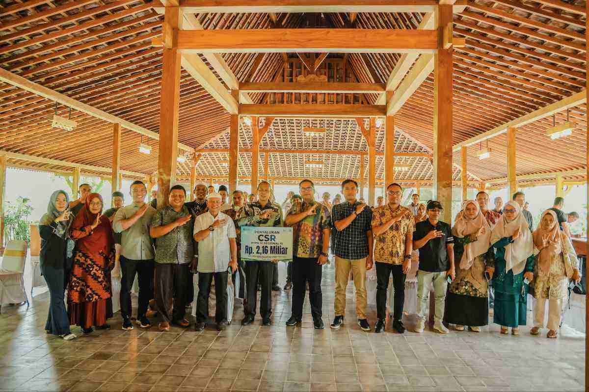 Caption : PTPN IV PalmCo melalui entitasnya yang beroperasi di Bumi Lancang Kuning, PTPN IV Regional III, tercatat menyalurkan sebanyak Rp8,1 miliar bantuan melalui program Tanggung Jawab Sosial dan Lingkungan (TJSL) sepanjang tahun 2025.