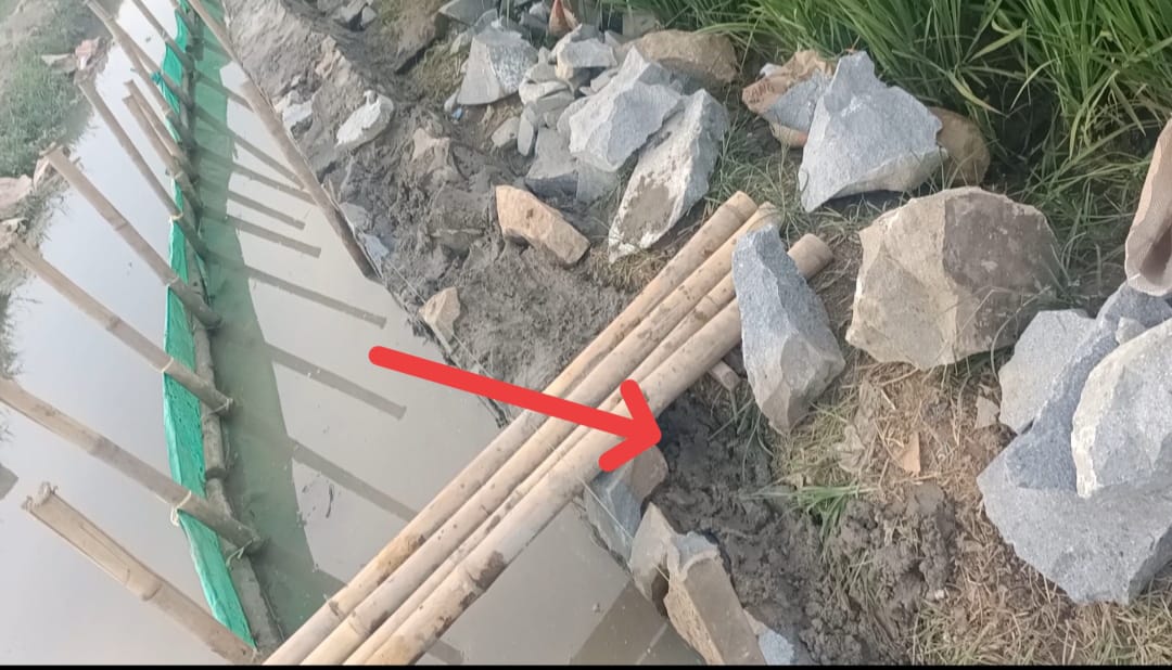 Caption : Proyek Turap Pertanian di Desa Tanjungsari dugaan Ketidaksesuaian Pondasi dan Minimnya Transparansi