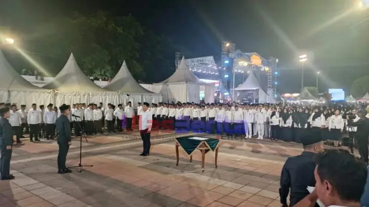 Caption : Bupati Karawang Lantik dan Kukuhkan Pejabat Struktural Jelang Tahun 2026