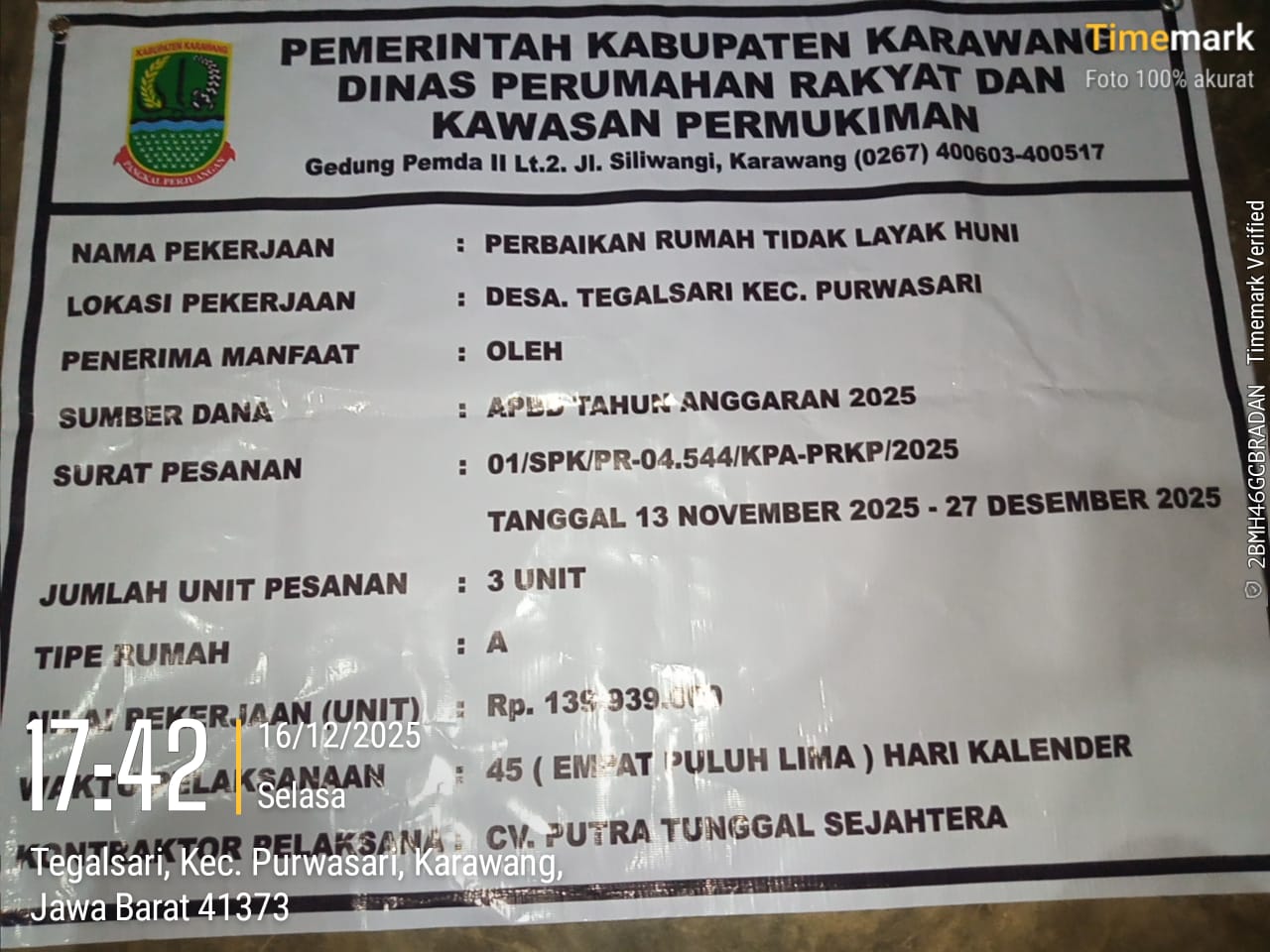 Caption : Program Rumah Tidak Layak Huni (Rutilahu) di Desa Telagasari, Kecamatan Purwasari, Kabupaten Karawang, yang dikerjakan oleh CV. Putra Tunggal Sejahtera, diduga tidak sesuai spesifikasi teknis dan dikeluhkan oleh penerima manfaat