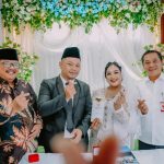 Bupati Karawang Jadi Saksi, Pernikahan Pertama Digelar di MPP CikampekDestiana dan Reynaldi men_1