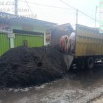 Caption : Dugaan Pengarugan Kontrakan Menggunakan Limbah B3 Caption : Dugaan Pengarugan Kontrakan Menggunakan Limbah B3