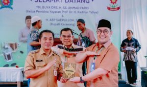 Bazar Sembako Murah, Ratusan Warga Tunggakjati Sambut PositifKab. Karawang - Bupati Karawang, H (1)_1