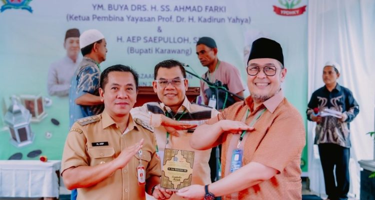 Bazar Sembako Murah, Ratusan Warga Tunggakjati Sambut PositifKab. Karawang - Bupati Karawang, H (1)_1