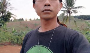 Caption : Taufik Ocel Pemerhati Lingkungan