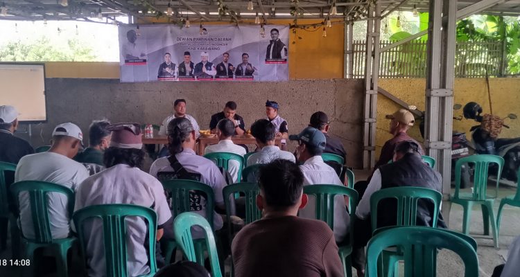 Caption : Dewan Pimpinan Daerah (DPD) Partai Solidaritas Indonesia (PSI) Kabupaten Karawang menggelar kegiatan kopi darat (kopdar) sekaligus pengukuhan Dewan Pimpinan Cabang (DPC) untuk daerah pemilihan (dapil) 2 dan dapil 3