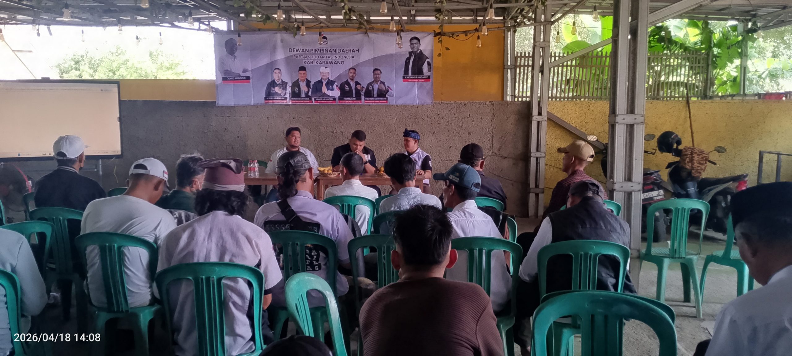 Caption : Dewan Pimpinan Daerah (DPD) Partai Solidaritas Indonesia (PSI) Kabupaten Karawang menggelar kegiatan kopi darat (kopdar) sekaligus pengukuhan Dewan Pimpinan Cabang (DPC) untuk daerah pemilihan (dapil) 2 dan dapil 3