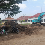 Caption : Pengarugan Lahan SMK Negeri Batujaya Dugaan Menggunakan Tanah Bekas Normalisasi yang dipenuhi Sampah Rumah Tangga