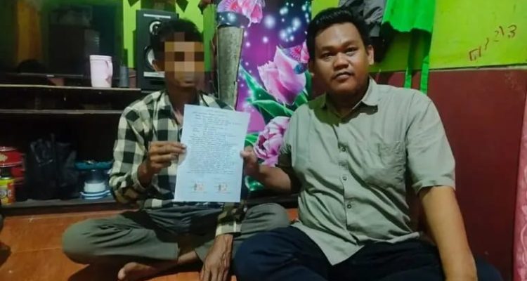 Caption : Keluarga Korban dan Perwakilan Karangtaruna Caption : Keluarga Korban dan Perwakilan Karangtaruna