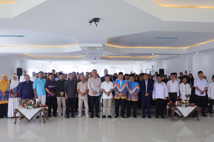 Caption : Bupati Kuningan tekankan pentingnya guru madrasah yang inspiratif, adaptif terhadap teknologi, dan mampu membangun karakter generasi digital