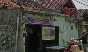Caption : Warung di Dusun Krajan Utara, Desa Karyasari, yang diduga menjual rokok ilegal tanpa pita cukai