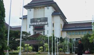 Caption : Gedung Kantor Bupati Bekasi di Cikarang Pusat, Kabupaten Bekasi. Caption : Gedung Kantor Bupati Bekasi di Cikarang Pusat, Kabupaten Bekasi.