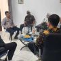 Keterangan Gambar: Kapolsek Pedes AKP M. Wasis, S.H., M.H., bersama Camat Cilebar dan tokoh masyarakat saat melaksanakan kegiatan silaturahmi serta dialog kamtibmas guna memperkuat sinergitas dalam menjaga keamanan dan ketertiban masyarakat di wilayah Kecamatan Cilebar, Kabupaten Karawang, Jumat (26/06/2026).
