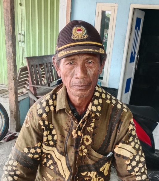 Caption: Om Maka, Wakil Ketua BPD Rengasdengklok Selatan, siap mencalonkan diri sebagai Kepala Desa dengan fokus pada pembangunan infrastruktur, pelayanan publik yang transparan, serta peningkatan kesejahteraan masyarakat. (Foto: Patriotjabar.com) Caption: Om Maka, Wakil Ketua BPD Rengasdengklok Selatan, siap mencalonkan diri sebagai Kepala Desa dengan fokus pada pembangunan infrastruktur, pelayanan publik yang transparan, serta peningkatan kesejahteraan masyarakat. (Foto: Patriotjabar.com)