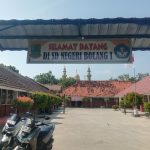 Caption : Suasana halaman dan bangunan SDN Bolang I, Kecamatan Tirtajaya, Kabupaten Karawang. Sekolah ini mendapat dukungan penuh dari para orang tua siswa terkait rencana pelaksanaan acara perpisahan dan kenaikan kelas yang akan digelar pada Juni 2026 sebagai bentuk apresiasi atas prestasi dan perjalanan pendidikan para siswa. (Foto: Patriotjabar.com)