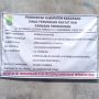 Caption : Papan informasi proyek pembangunan MCK yang bersumber dari APBD Kabupaten Karawang Tahun Anggaran 2026 di Dusun Kanyere RT 001/RW 001, Desa Kutamukti, Kecamatan Kutawaluya. Proyek senilai Rp151.966.000 yang dikerjakan oleh CV. Endah Tegar Utama tersebut menjadi sorotan menyusul adanya dugaan penggunaan pembesian cincin (ring balok) yang tidak sesuai spesifikasi teknis. Warga meminta DPRKP Kabupaten Karawang segera melakukan pemeriksaan dan verifikasi di lapangan guna memastikan pekerjaan dilaksanakan sesuai dokumen kontrak dan standar konstruksi yang berlaku. (Foto: Patriotjabar.com/Epeng).