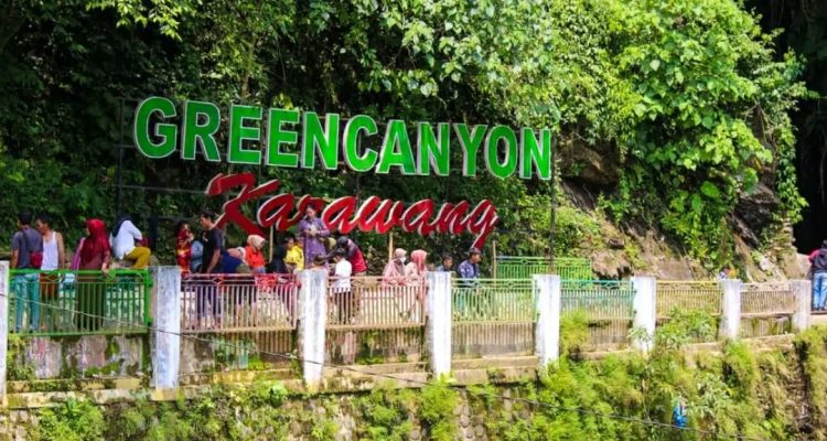 Caption : Suasana kawasan wisata Green Canyon Karawang di Desa Medalsari, Kecamatan Pangkalan, Kabupaten Karawang. Destinasi wisata alam ini menawarkan panorama sungai yang jernih, tebing batu yang eksotis, serta hutan yang masih asri, menjadikannya salah satu tujuan favorit wisatawan di Karawang Selatan. Foto: Istimewa/Patriotjabar.com Caption : Suasana kawasan wisata Green Canyon Karawang di Desa Medalsari, Kecamatan Pangkalan, Kabupaten Karawang. Destinasi wisata alam ini menawarkan panorama sungai yang jernih, tebing batu yang eksotis, serta hutan yang masih asri, menjadikannya salah satu tujuan favorit wisatawan di Karawang Selatan. Foto: Istimewa/Patriotjabar.com