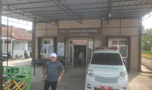 Caption : Tampak depan Gedung UPTD Puskesmas Mekarwangi, Kecamatan Lebakwangi, Kabupaten Kuningan. UPTD Puskesmas Mekarwangi berkomitmen memberikan pelayanan kesehatan yang cepat, ramah, profesional, dan berkualitas kepada masyarakat, didukung tenaga kesehatan yang kompeten serta fasilitas pelayanan yang memadai. Foto: Patriotjabar.com Caption : Tampak depan Gedung UPTD Puskesmas Mekarwangi, Kecamatan Lebakwangi, Kabupaten Kuningan. UPTD Puskesmas Mekarwangi berkomitmen memberikan pelayanan kesehatan yang cepat, ramah, profesional, dan berkualitas kepada masyarakat, didukung tenaga kesehatan yang kompeten serta fasilitas pelayanan yang memadai. Foto: Patriotjabar.com