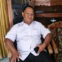Caption : Indra, Perawat UPTD Puskesmas Mekarwangi, Kabupaten Kuningan, saat diwawancarai terkait dedikasinya dalam memberikan pelayanan kesehatan kepada masyarakat, termasuk melalui kunjungan rumah (home visit) yang dilakukan sebagai bentuk kepedulian terhadap pasien.