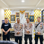 Caption : Personel Polsek Pedes bersama Humas Polsek Pedes berfoto usai melaksanakan kegiatan siaga Mako dan kontrol ruang tahanan di Mapolsek Pedes, Jalan Raya Sungai Buntu, Desa Payungsari, Kecamatan Pedes, Kabupaten Karawang, Jumat (3/7/2026) malam. Kegiatan ini dilakukan untuk memastikan keamanan markas komando, kesiapsiagaan personel, serta kondisi ruang tahanan tetap aman dan kondusif. (Foto: Humas Polsek Pedes) Caption : Personel Polsek Pedes bersama Humas Polsek Pedes berfoto usai melaksanakan kegiatan siaga Mako dan kontrol ruang tahanan di Mapolsek Pedes, Jalan Raya Sungai Buntu, Desa Payungsari, Kecamatan Pedes, Kabupaten Karawang, Jumat (3/7/2026) malam. Kegiatan ini dilakukan untuk memastikan keamanan markas komando, kesiapsiagaan personel, serta kondisi ruang tahanan tetap aman dan kondusif. (Foto: Humas Polsek Pedes)