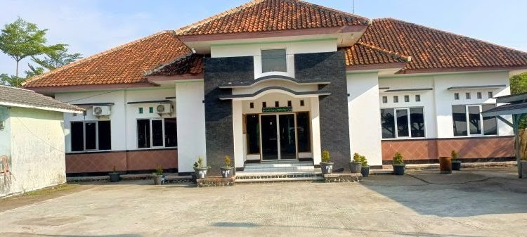 Caption : Kantor Desa Kedungjeruk Kecamatan Cibuaya Caption : Kantor Desa Kedungjeruk Kecamatan Cibuaya