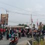 Karnaval Kemerdekaan HUT ke-81 RI di Kertasari — Antusiasme warga memeriahkan karnaval dalam rangka HUT ke-81 Republik Indonesia di wilayah Desa Kertasari, Kecamatan Rengasdengklok, Kabupaten Karawang. Ratusan peserta dan warga tampak memenuhi ruas jalan dengan berbagai kostum, atribut, serta kreasi yang menambah semarak perayaan Hari Kemerdekaan.