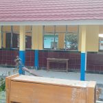 Caption : Tampak bangunan SDN Kutawargi II, Kecamatan Rawamerta, Kabupaten Karawang, yang tengah direvitalisasi. Hasil pengerjaan terlihat lebih rapi, bersih, dan menarik, dengan perpaduan warna kuning dan biru pada dinding serta pembaruan pada bagian lantai, kusen, dan jendela. Caption : Tampak bangunan SDN Kutawargi II, Kecamatan Rawamerta, Kabupaten Karawang, yang tengah direvitalisasi. Hasil pengerjaan terlihat lebih rapi, bersih, dan menarik, dengan perpaduan warna kuning dan biru pada dinding serta pembaruan pada bagian lantai, kusen, dan jendela.
