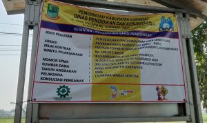 Caption : Papan informasi proyek rehabilitasi bangunan PAUD Pelangi di Kecamatan Rengasdengklok, Kabupaten Karawang, yang bersumber dari APBD Kabupaten Karawang Tahun Anggaran 2026 dengan nilai kontrak Rp189,557 juta. Proyek tersebut dilaksanakan CV Prima Wadas Sentosa dengan masa pelaksanaan 90 hari kalender, terhitung 6 Agustus hingga 3 November 2026.
