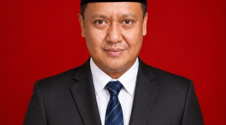 Caption : Rohmat, bakal calon Kepala Desa Mulyajaya, Kecamatan Kutawaluya, Kabupaten Karawang, menyatakan siap mengabdi dan membawa perubahan melalui visi mewujudkan Desa Mulyajaya yang maju, mandiri, adil, sejahtera, dan sehat.