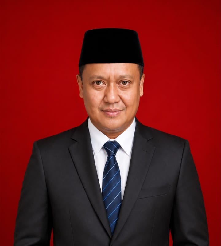 Caption : Rohmat, bakal calon Kepala Desa Mulyajaya, Kecamatan Kutawaluya, Kabupaten Karawang, menyatakan siap mengabdi dan membawa perubahan melalui visi mewujudkan Desa Mulyajaya yang maju, mandiri, adil, sejahtera, dan sehat.