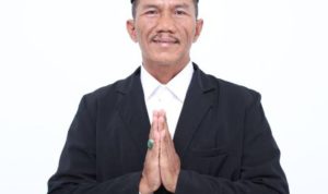 Caption : H. Darsan Sasmita atau yang akrab disapa H. Totong, bakal calon Kepala Desa Kemiri, Kecamatan Jayakerta, Kabupaten Karawang, berkomitmen mengusung perubahan dan peningkatan kesejahteraan masyarakat melalui penguatan ekonomi desa, pelayanan publik, serta pembangunan infrastruktur. Caption : H. Darsan Sasmita atau yang akrab disapa H. Totong, bakal calon Kepala Desa Kemiri, Kecamatan Jayakerta, Kabupaten Karawang, berkomitmen mengusung perubahan dan peningkatan kesejahteraan masyarakat melalui penguatan ekonomi desa, pelayanan publik, serta pembangunan infrastruktur.