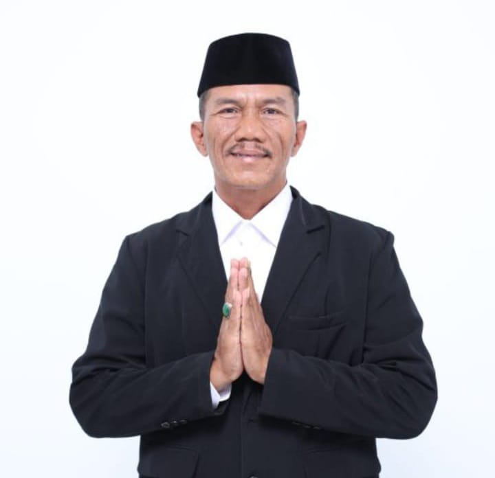 Caption : H. Darsan Sasmita atau yang akrab disapa H. Totong, bakal calon Kepala Desa Kemiri, Kecamatan Jayakerta, Kabupaten Karawang, berkomitmen mengusung perubahan dan peningkatan kesejahteraan masyarakat melalui penguatan ekonomi desa, pelayanan publik, serta pembangunan infrastruktur.
