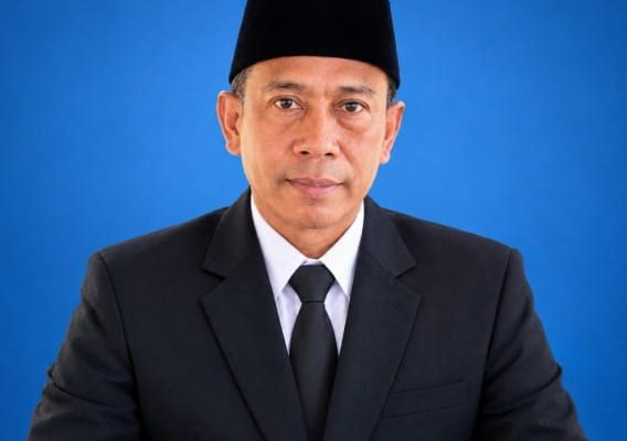 Caption: Marjono, calon Kepala Desa nomor urut 4, ditetapkan sebagai pemenang Pilkades Sumberurip, Kecamatan Pebayuran, Kabupaten Bekasi, setelah meraih 1.695 suara pada pemungutan suara Minggu (20/09/2026). Marjono unggul 308 suara dari calon nomor urut 1, Ajang Silan, dan akan memimpin Desa Sumberurip untuk periode 2026–2034. Caption: Marjono, calon Kepala Desa nomor urut 4, ditetapkan sebagai pemenang Pilkades Sumberurip, Kecamatan Pebayuran, Kabupaten Bekasi, setelah meraih 1.695 suara pada pemungutan suara Minggu (20/09/2026). Marjono unggul 308 suara dari calon nomor urut 1, Ajang Silan, dan akan memimpin Desa Sumberurip untuk periode 2026–2034.