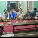 Caption: Kepala Desa Kalangsurya, Lili Uherman, S.H., bersama tokoh masyarakat dan warga mengikuti peringatan Maulid Nabi Muhammad SAW di Mushola Al-Jihad, Blok H, Perumahan Pesona, Desa Kalangsurya, Kecamatan Rengasdengklok, Kabupaten Karawang. Kegiatan berlangsung khidmat sebagai momentum mempererat tali silaturahmi dan meningkatkan kebersamaan antar warga. (Foto: PatriotJabar.com) Caption: Kepala Desa Kalangsurya, Lili Uherman, S.H., bersama tokoh masyarakat dan warga mengikuti peringatan Maulid Nabi Muhammad SAW di Mushola Al-Jihad, Blok H, Perumahan Pesona, Desa Kalangsurya, Kecamatan Rengasdengklok, Kabupaten Karawang. Kegiatan berlangsung khidmat sebagai momentum mempererat tali silaturahmi dan meningkatkan kebersamaan antar warga. (Foto: PatriotJabar.com)