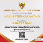 Caption: Pemerintah Republik Indonesia memberikan penghargaan kategori Sangat Baik kepada Kabupaten Karawang atas penilaian kinerja Pelayanan Terpadu Satu Pintu (PTSP) dan kinerja percepatan pelaksanaan berusaha pemerintah daerah tahun 2026. Penghargaan tersebut diberikan oleh Menteri Investasi dan Hilirisasi/Kepala BKPM RI, Rosan Perkasa Roeslani. Caption: Pemerintah Republik Indonesia memberikan penghargaan kategori Sangat Baik kepada Kabupaten Karawang atas penilaian kinerja Pelayanan Terpadu Satu Pintu (PTSP) dan kinerja percepatan pelaksanaan berusaha pemerintah daerah tahun 2026. Penghargaan tersebut diberikan oleh Menteri Investasi dan Hilirisasi/Kepala BKPM RI, Rosan Perkasa Roeslani.